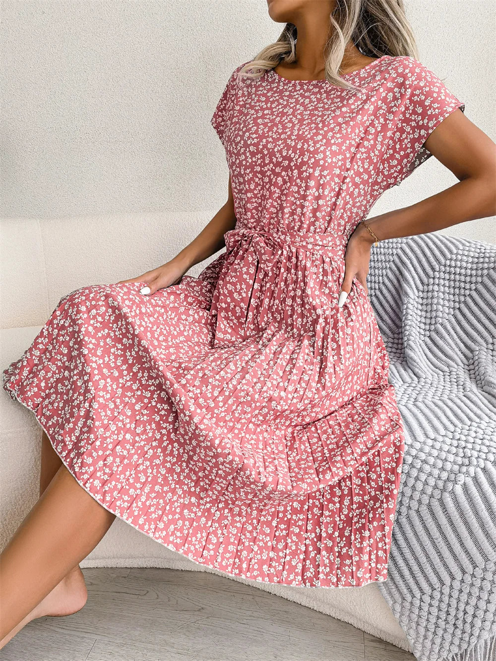 Émilie™ | Robe fleurie élégante à taille haute