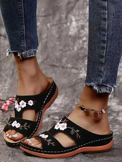 Élise™ | Sandales en cuir avec fleurs brodées