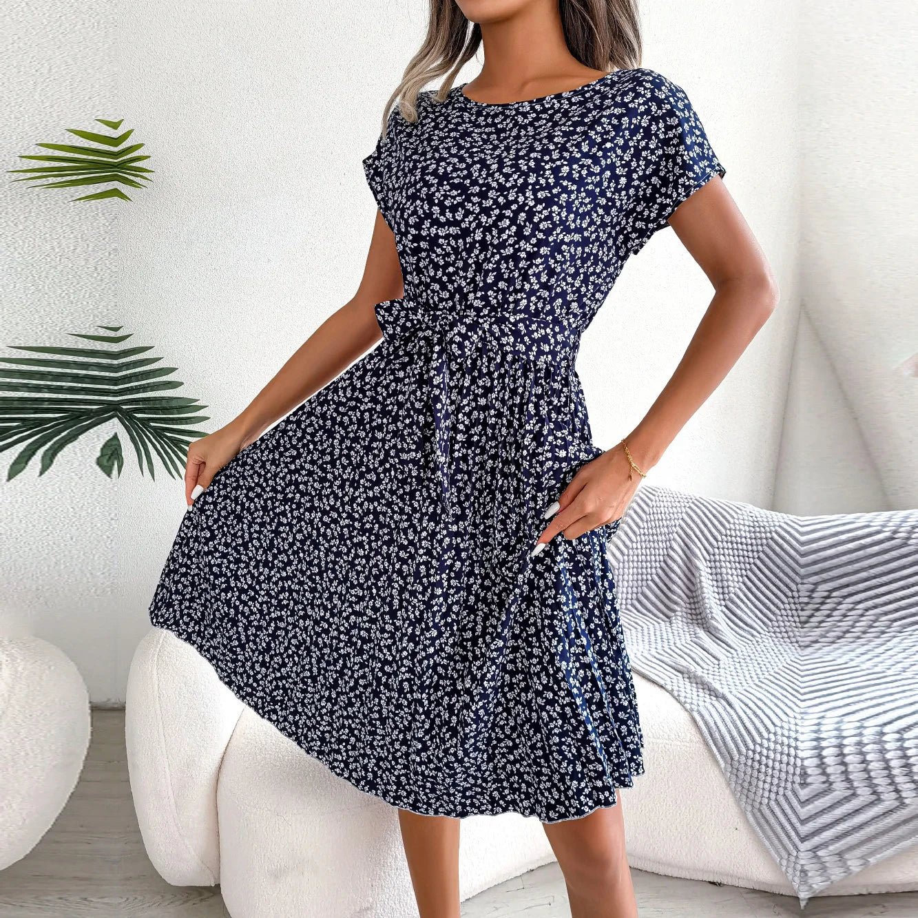 Émilie™ | Robe fleurie élégante à taille haute