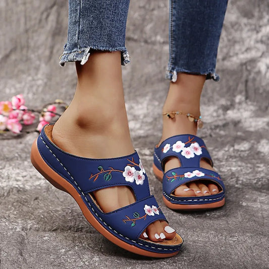 Élise™ | Sandales en cuir avec fleurs brodées