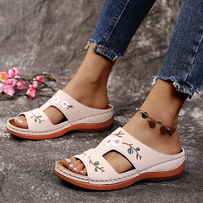 Élise™ | Sandales en cuir avec fleurs brodées