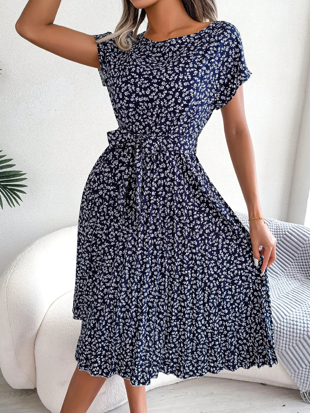 Émilie™ | Robe fleurie élégante à taille haute